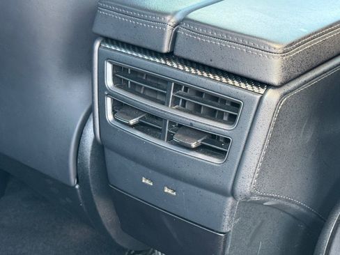 Used 2018 Tesla Model X image 22