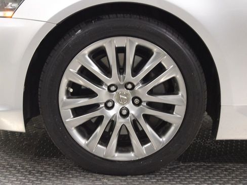 Used 2013 Lexus LS 460 AWD w/ Comfort Pkg image 16
