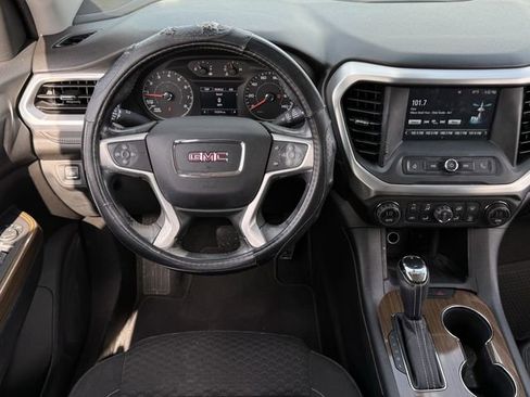 Used 2018 GMC Acadia SLE FWD image 11