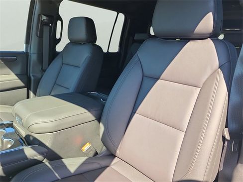 New 2026 Chevrolet Suburban LT w/ Comfort Package image 25