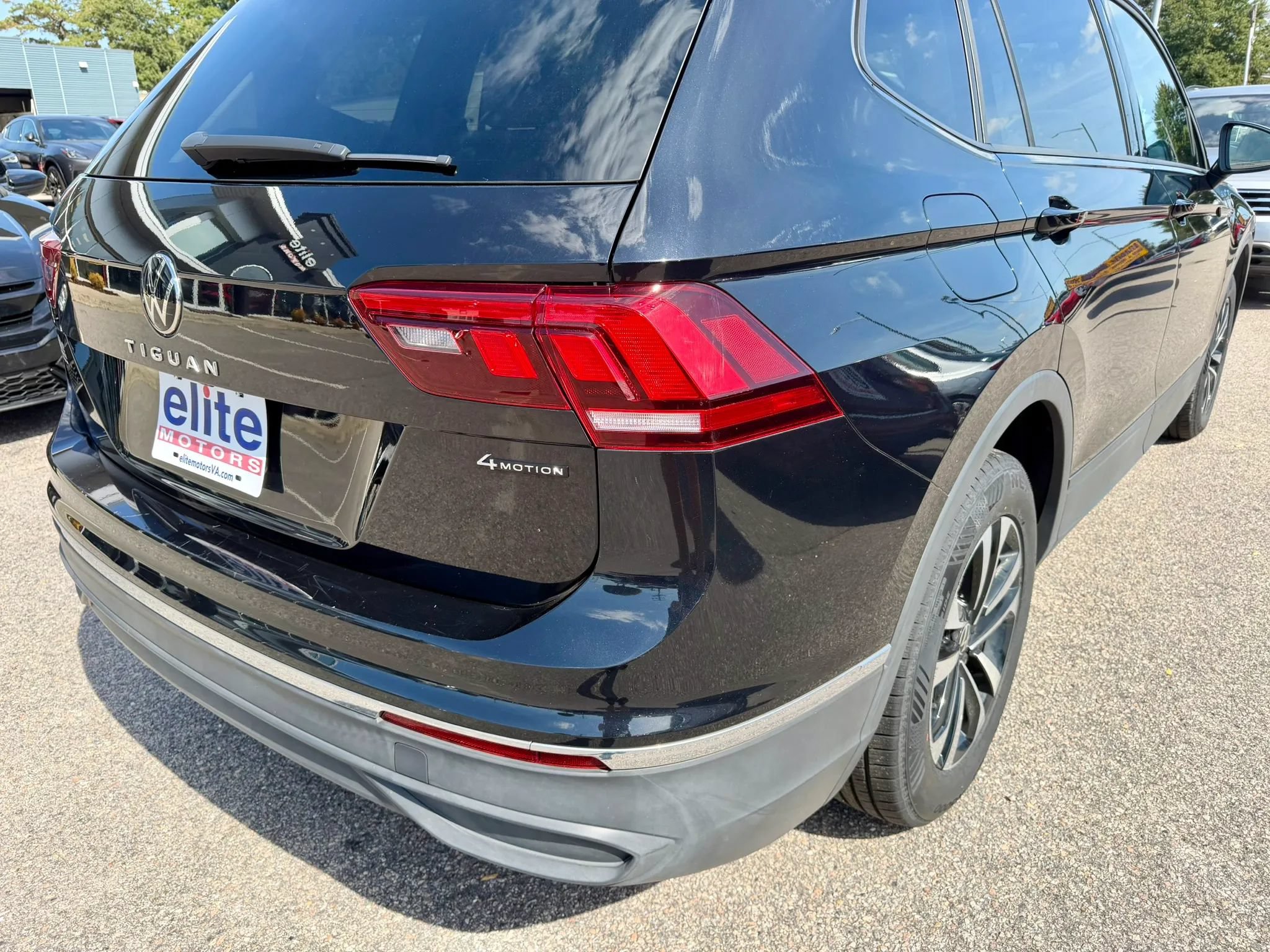 Used 2022 Volkswagen Tiguan S AWD/4WD image 13