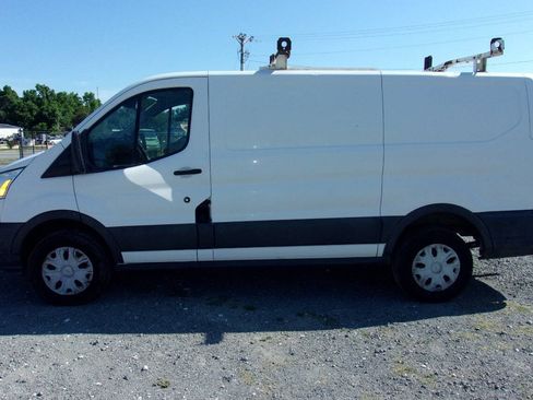 Used 2016 Ford Transit 250 130 Low Roof w/ Exterior Upgrade Package RWD image 4