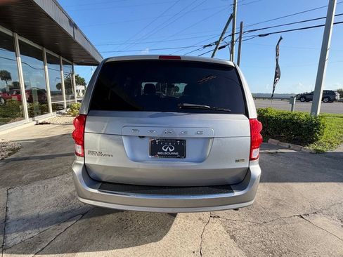 Used 2018 Dodge Grand Caravan SE w/ UConnect Hands-Free Group FWD image 7