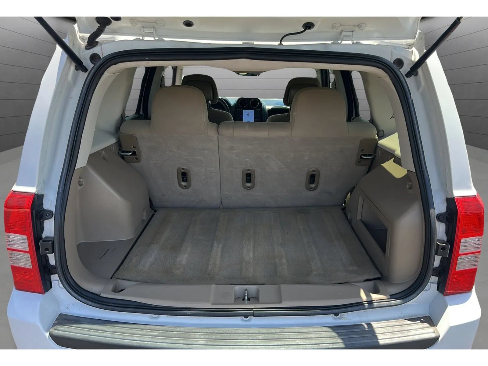 Used 2015 Jeep Patriot Sport FWD image 23