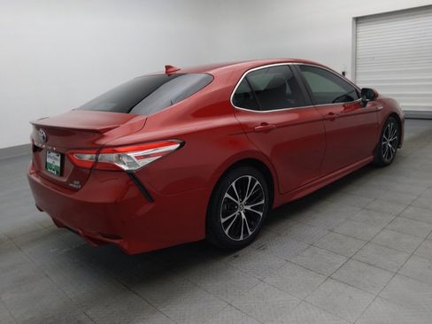 Used 2020 Toyota Camry SE w/ Sunroof Package FWD image 10