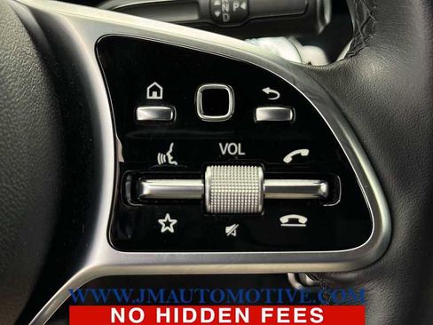 Used 2022 Mercedes-Benz GLB 250 4MATIC image 39