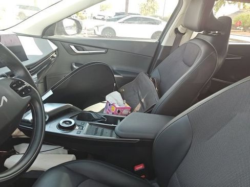 Certified 2024 Kia EV6 Light RWD image 5