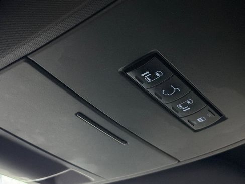 Used 2017 Dodge Grand Caravan SXT image 26