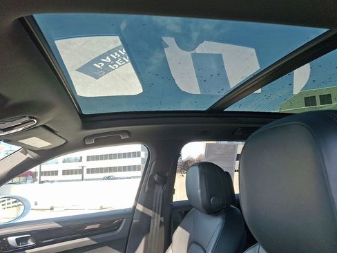 Used 2021 Porsche Cayenne S image 15