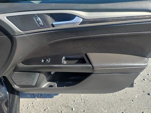 Used 2013 Ford Fusion SE FWD image 17