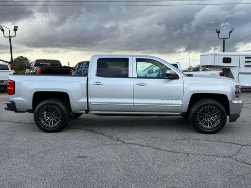 Used 2017 Chevrolet Silverado 1500 LT w/ LT Eassist Package image 5