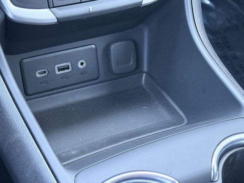 Used 2024 GMC Terrain SLE image 18