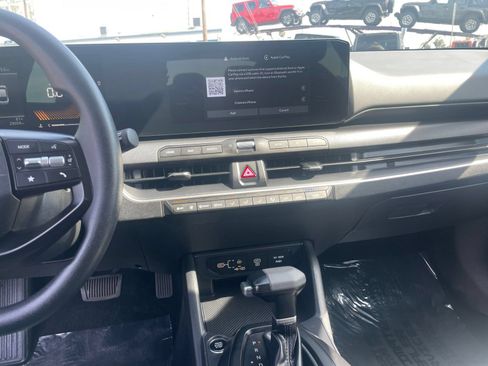 Used 2025 Kia K4 FWD image 17