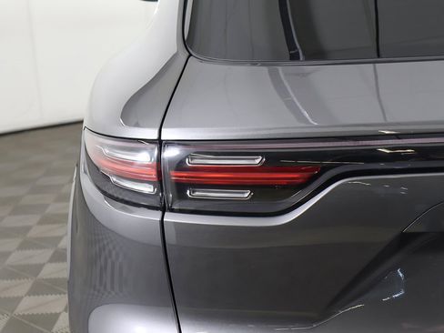 Used 2020 Porsche Cayenne image 18