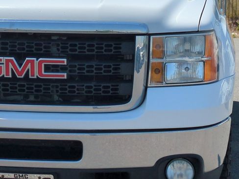 Used 2011 GMC Sierra 2500 SLT w/ SLT Convenience Package AWD/4WD image 47