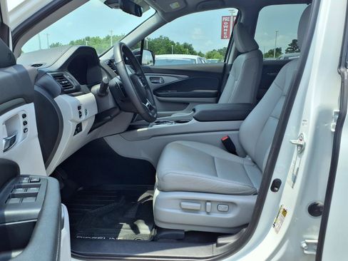 Used 2025 Honda Ridgeline RTL image 10