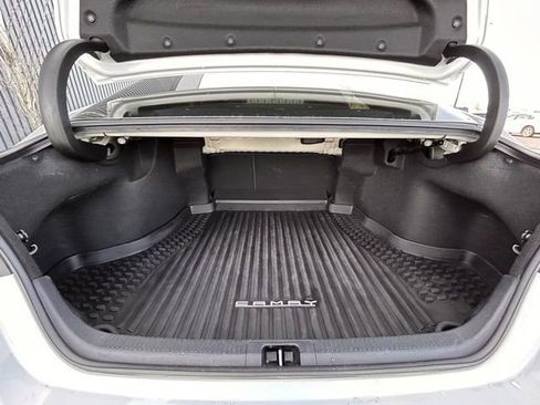 Used 2022 Toyota Camry LE image 37