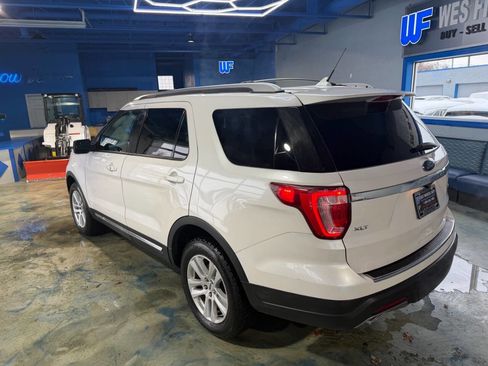 Used 2018 Ford Explorer XLT w/ Equipment Group 202A image 12