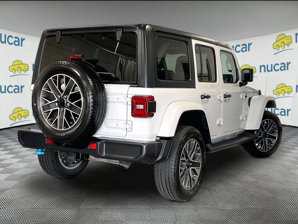 Used 2023 Jeep Wrangler Unlimited Sahara AWD/4WD image 6