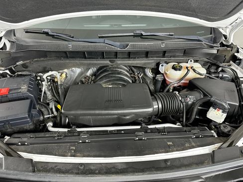 Used 2024 Chevrolet Suburban Premier AWD/4WD image 33