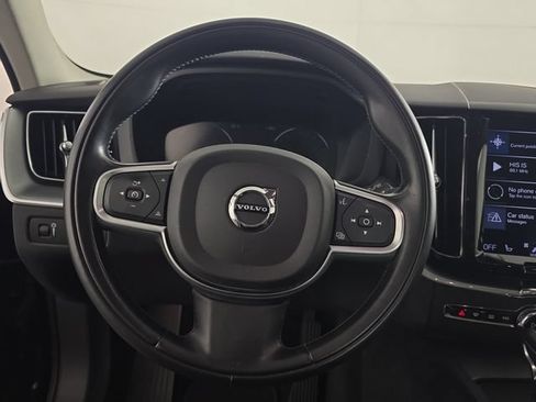 Used 2018 Volvo XC60 T5 Momentum w/ Convenience Package AWD/4WD image 13