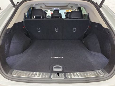 Used 2026 Genesis GV70 2.5T Select image 17