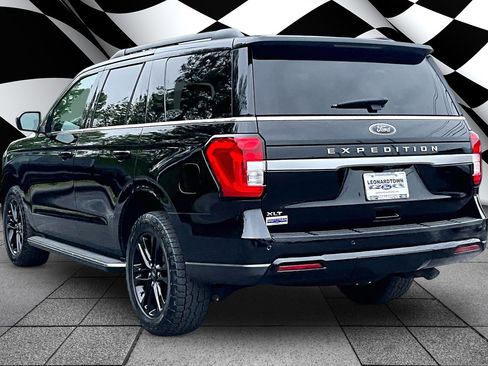 Used 2023 Ford Expedition XLT AWD/4WD image 12
