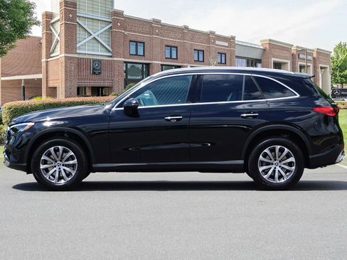 Used 2025 Mercedes-Benz GLC 300 4MATIC image 8