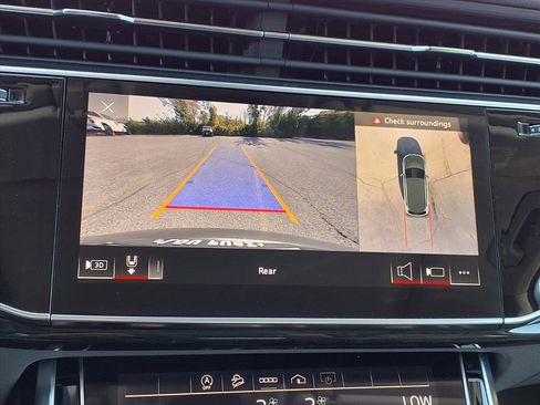 Used 2022 Audi Q7 Premium Plus image 7