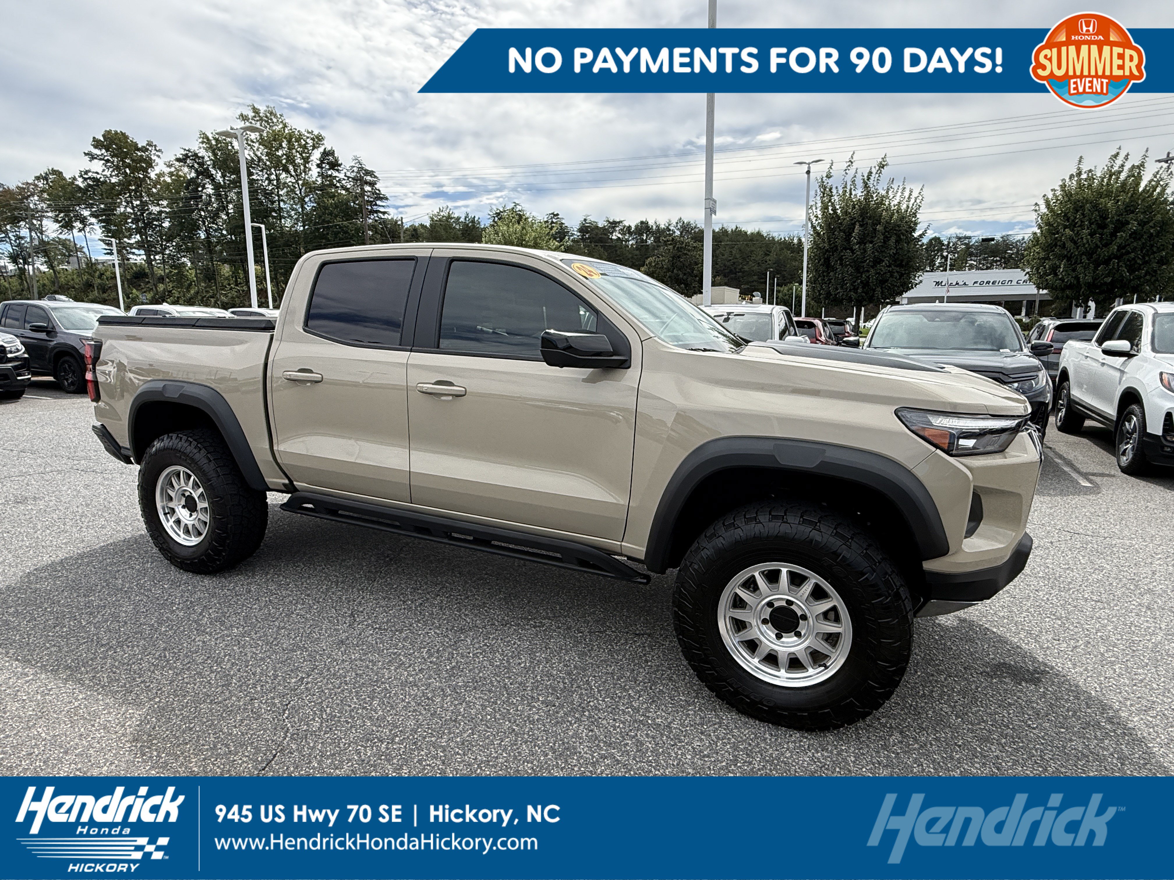 Used 2024 Chevrolet Colorado ZR2 w/ Technology Package AWD/4WD image 1