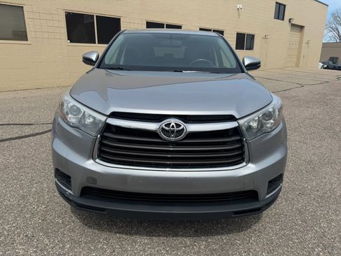 Used 2015 Toyota Highlander LE AWD/4WD image 2