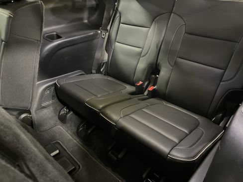 Used 2023 GMC Acadia Denali image 12