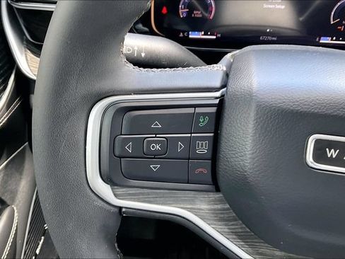 Used 2022 Jeep Wagoneer Series III w/ Premium Group I AWD/4WD image 15