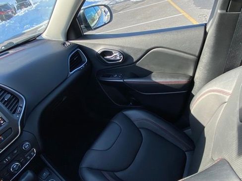 Used 2022 Jeep Cherokee Trailhawk w/ Sun, Sound & Nav Group image 28