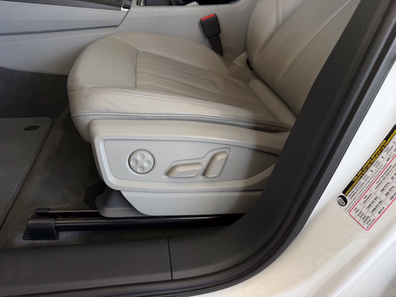 Used 2019 Audi Q5 2.0T Premium w/ Convenience Package AWD/4WD image 8
