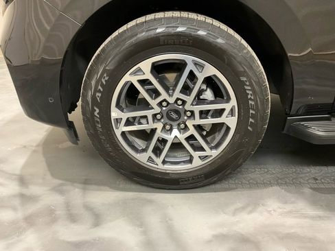 Used 2025 Ford Expedition Active image 6