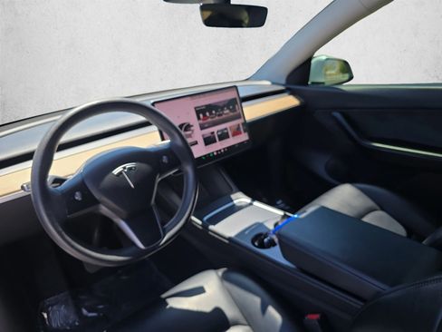 Used 2022 Tesla Model Y Long Range AWD/4WD image 10