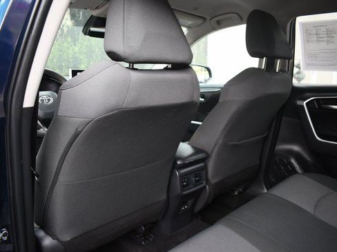 Used 2025 Toyota RAV4 XLE AWD/4WD image 21