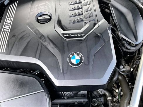 Used 2021 BMW 530i RWD image 33