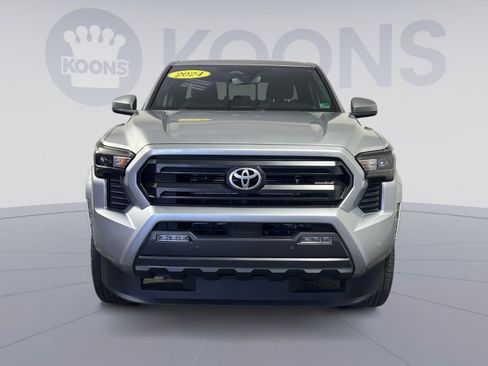 Used 2024 Toyota Tacoma SR5 image 11