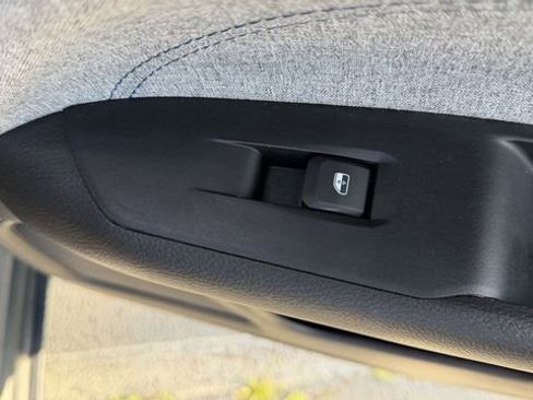 Used 2022 Jeep Compass Latitude image 32