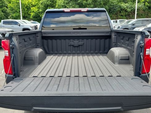 Used 2022 Chevrolet Silverado 1500 Custom w/ LPO, Blackout Package AWD/4WD image 8