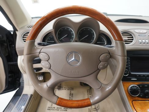 Used 2007 Mercedes-Benz SL 550 image 17