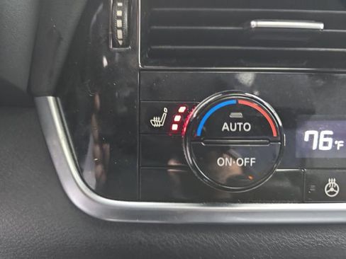 Used 2023 Nissan Rogue SL image 36