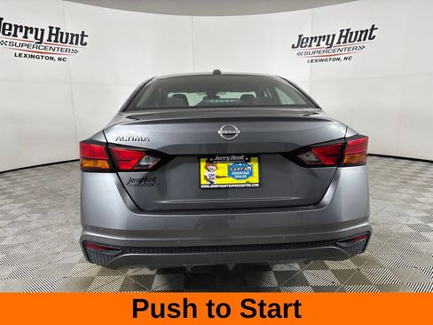 Used 2025 Nissan Altima 2.5 SV FWD image 7