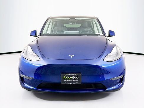 Used 2023 Tesla Model Y Long Range AWD/4WD image 2