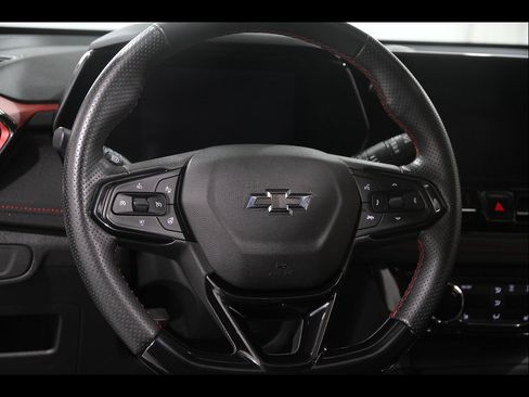 Used 2025 Chevrolet TrailBlazer RS w/ Convenience Package AWD/4WD image 7
