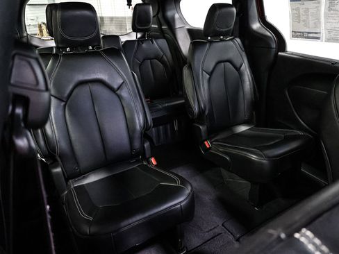 Used 2025 Chrysler Pacifica Select FWD image 22