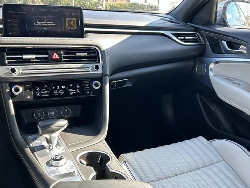 Used 2025 Genesis G70 2.5T w/ Sport Prestige Package image 25
