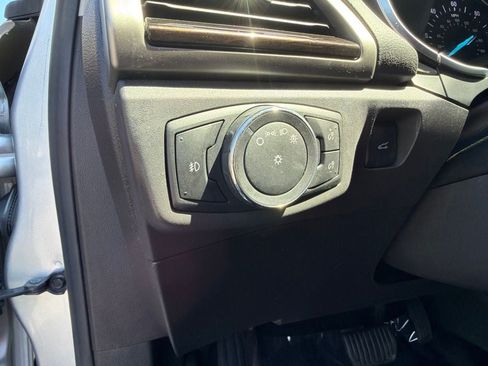 Used 2015 Ford Fusion Energi SE FWD image 17